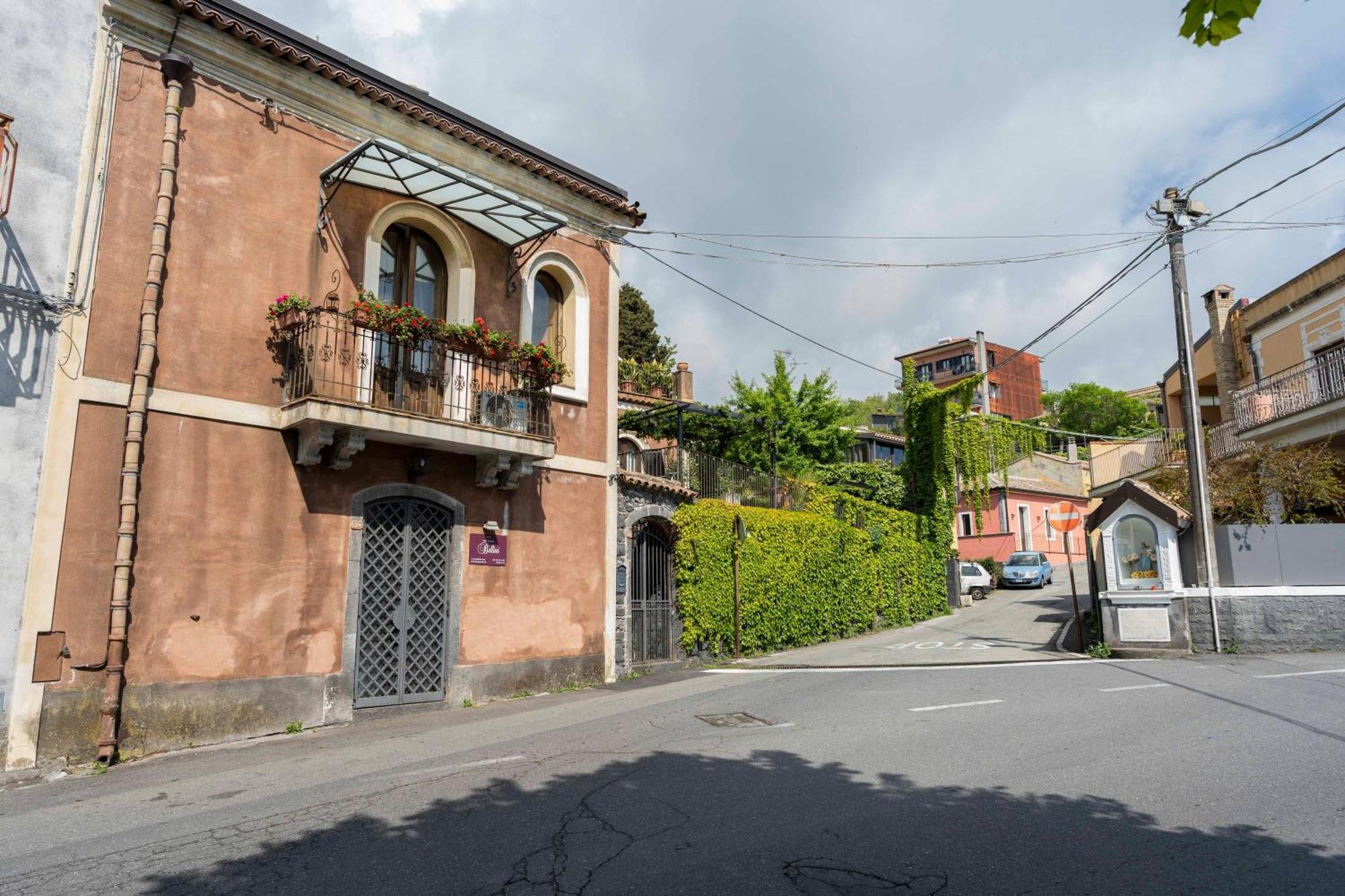 B&B Bellini Міло Екстер'єр фото