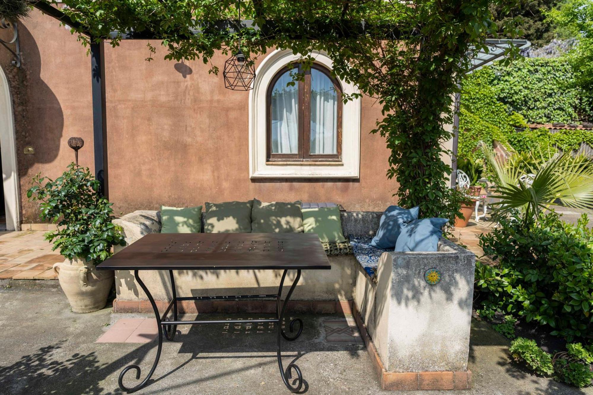 B&B Bellini Міло Екстер'єр фото